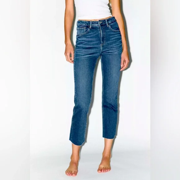 ZARA Cropped High-Waist Jeans NWTS